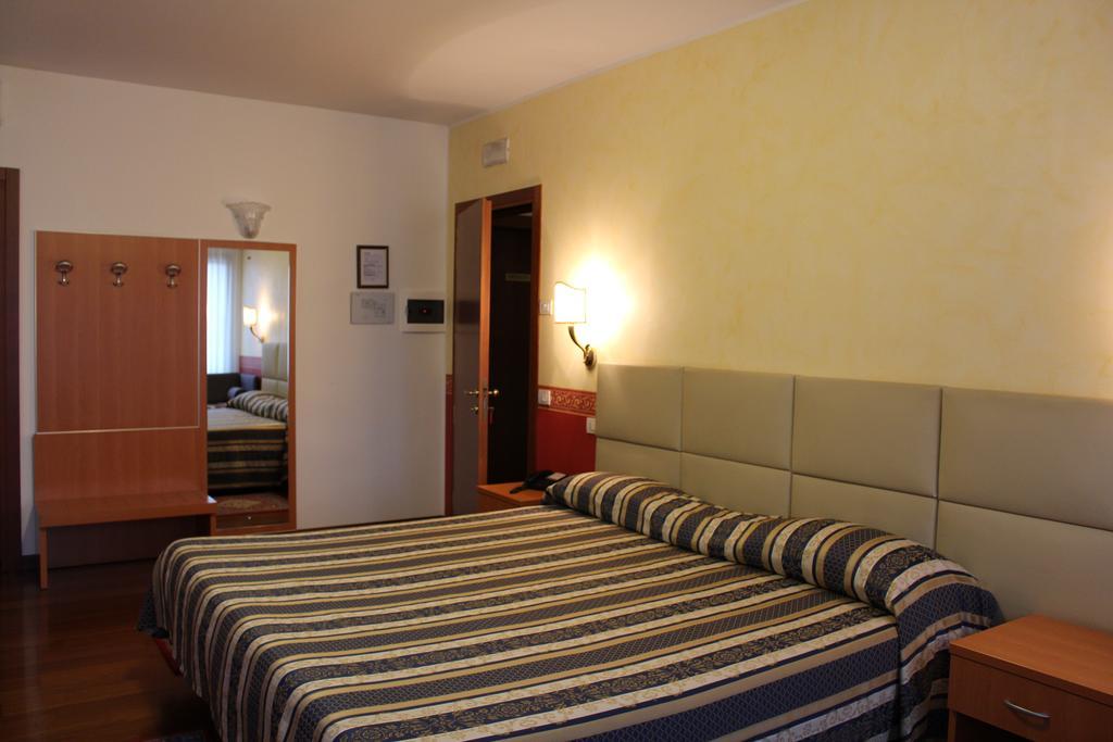 Hotel Ristorante Dotto Varago المظهر الخارجي الصورة
